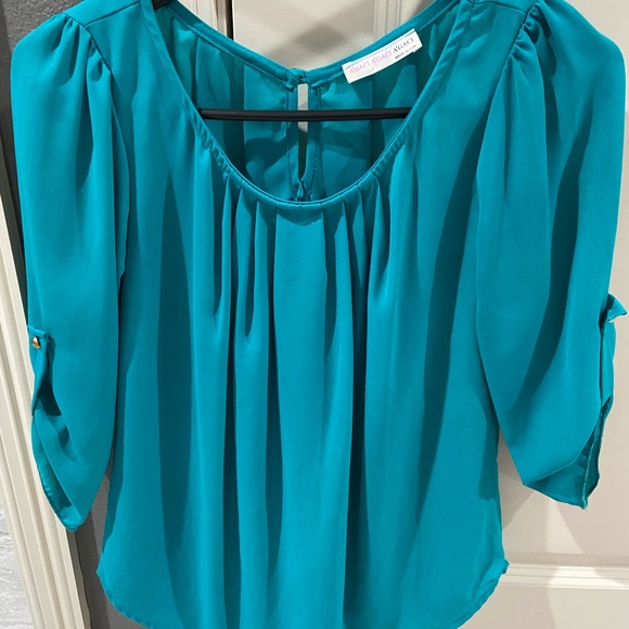 Top - Picture 2 of 3